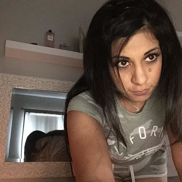 Meet your Posher, Crystabel - Picture 1 of 1